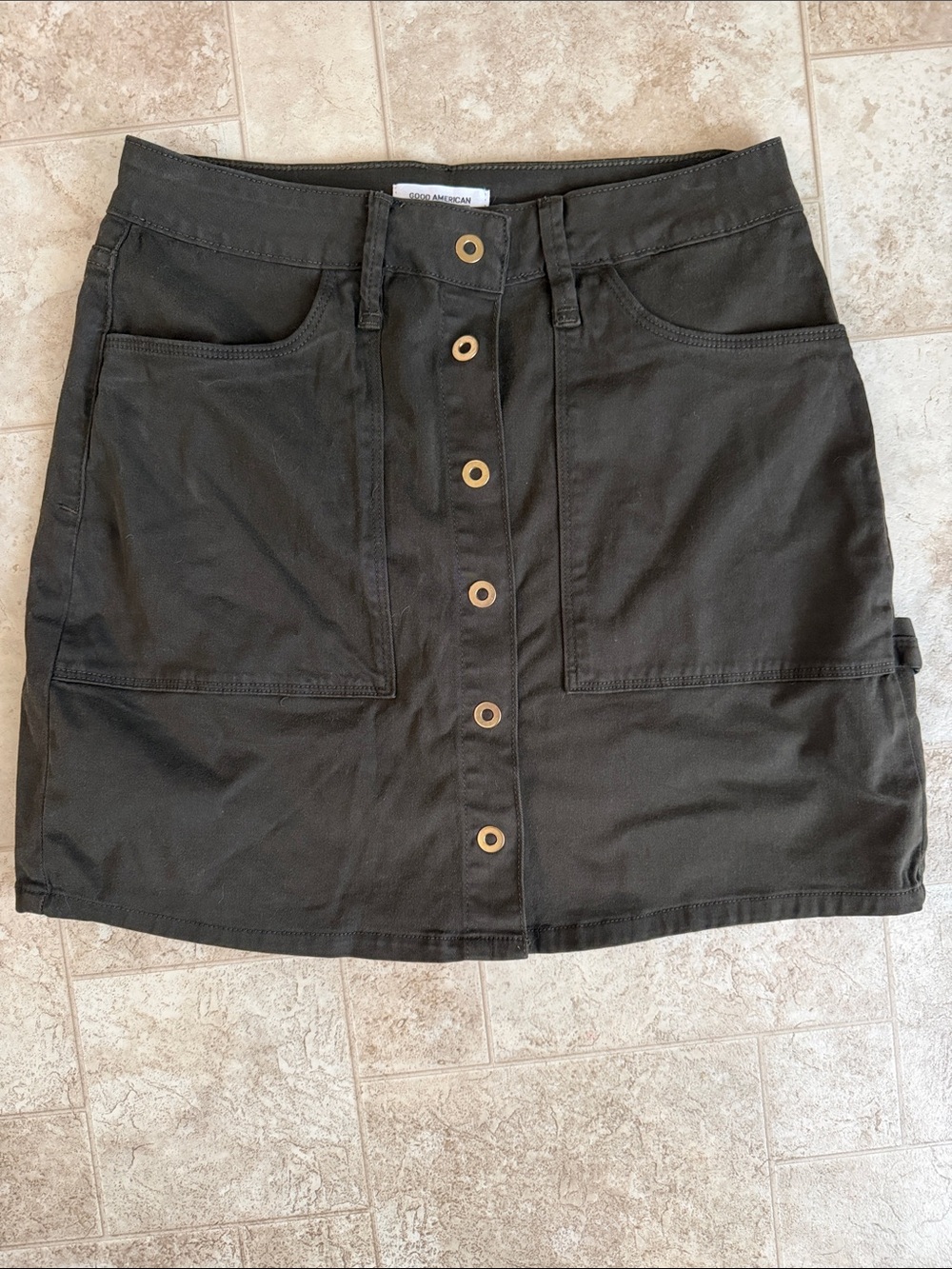 Good American Dark Green Button-Front Utility Mini Skirt with Contrast Buttons